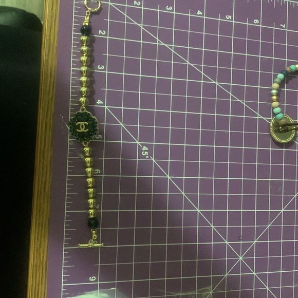 button/ zipper pull - Picture 4 of 6